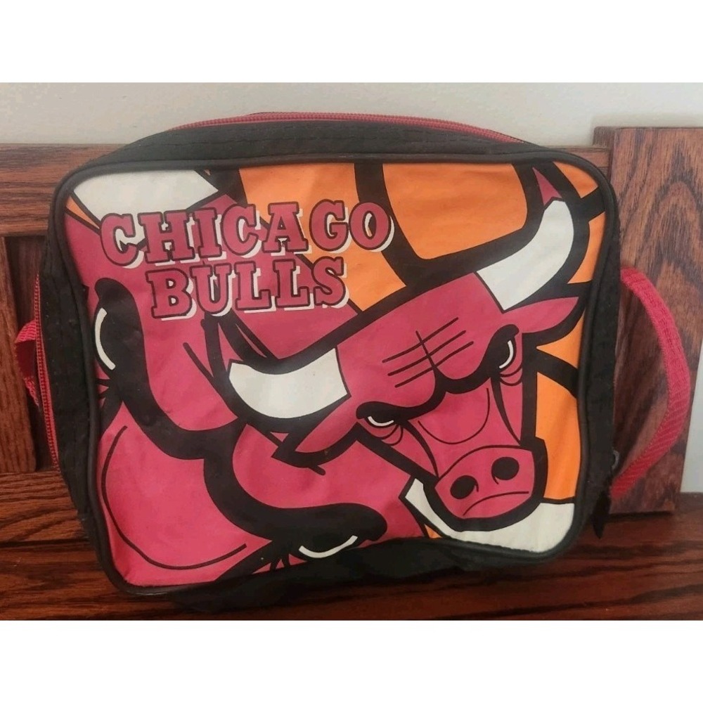 Vintage‎ Chicago Bulls Indulated Lunchbox NBA Red Black Orange Good Condition